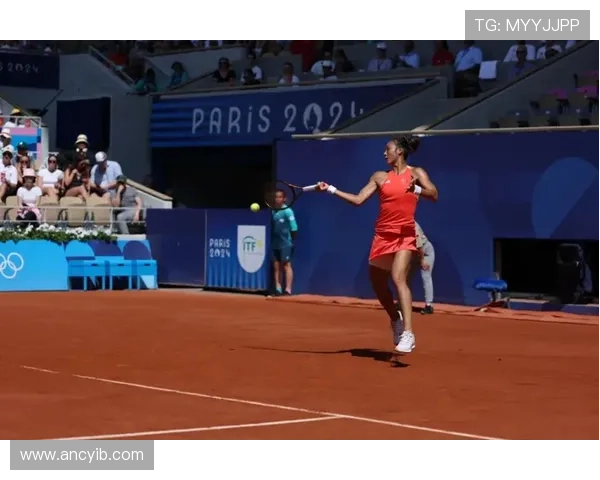 网球名将连续夺冠创历史记录 赛季表现震撼全球球迷